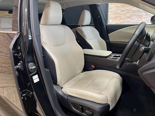 TOYOTA LEXUS RX450H+ 2023 Image 31