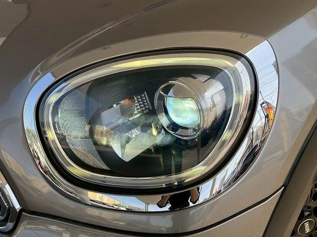 BMW MINI COOPER SD C 2018 Image 31