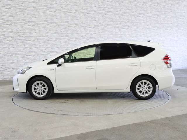 TOYOTA PRIUS ALPHA 2015 Image 31