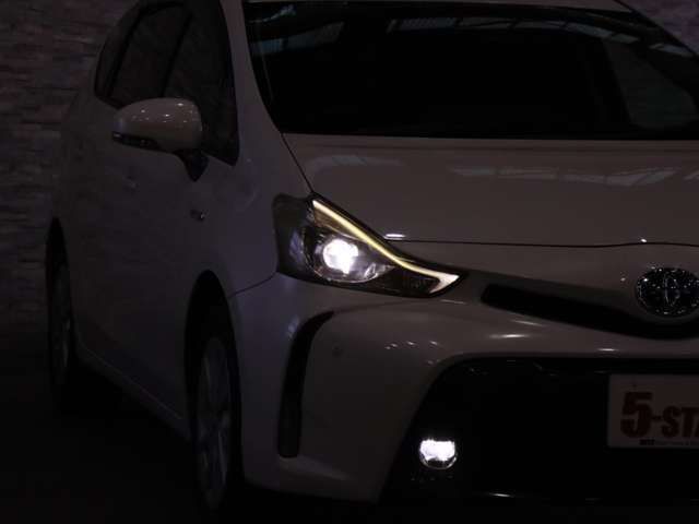 TOYOTA PRIUS ALPHA 2015 Image 31