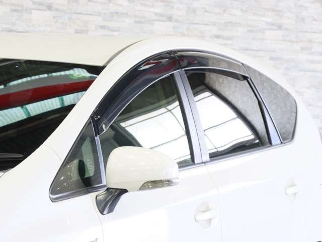 TOYOTA PRIUS ALPHA 2015 Image 31