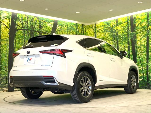 TOYOTA LEXUS NX300H 2018 Image 31