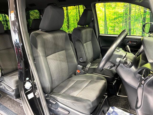 TOYOTA VOXY 2018 Image 31