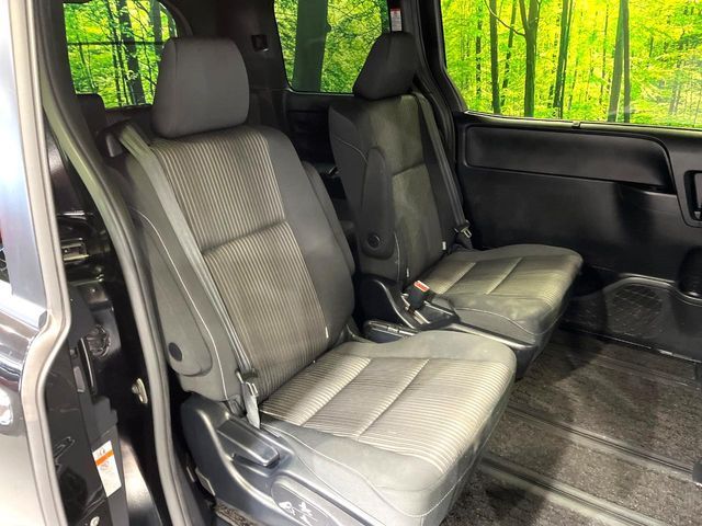 TOYOTA VOXY 2018 Image 31