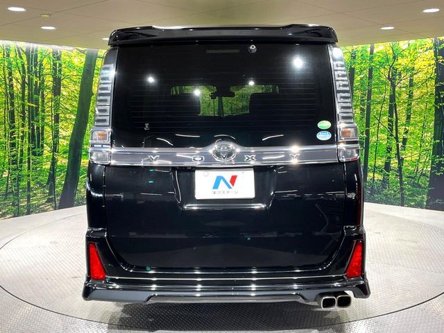 TOYOTA VOXY 2018 Image 31