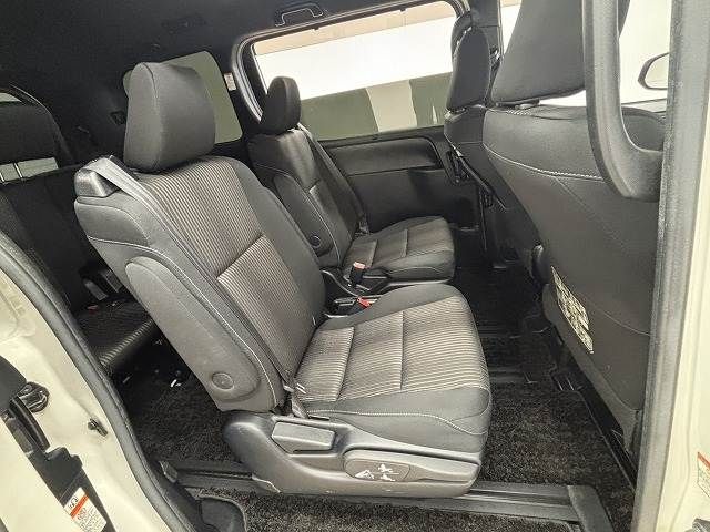 TOYOTA VOXY HYBRID 2018 Image 31