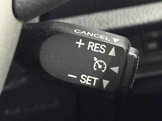 TOYOTA VOXY HYBRID 2018 Image 31