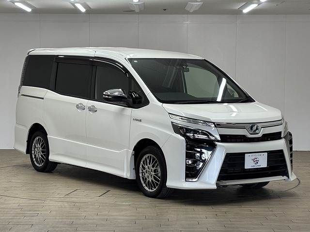 TOYOTA VOXY HYBRID 2018 Image 31