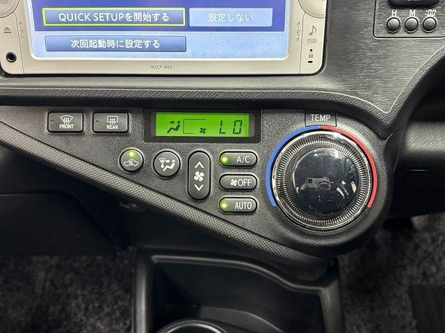 TOYOTA AQUA 2013 Image 31