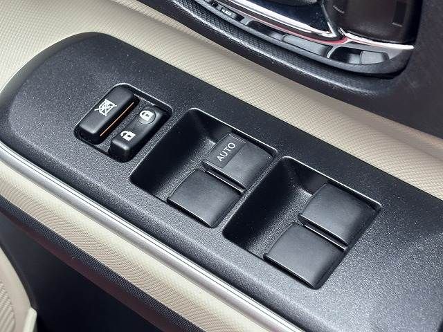 TOYOTA AQUA 2013 Image 31