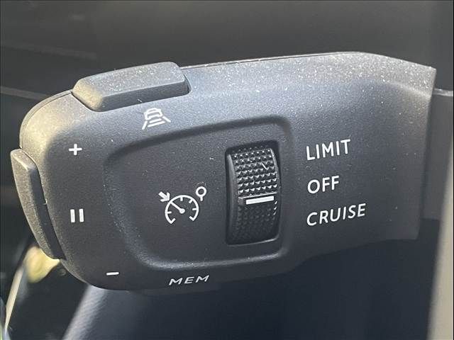 PEUGEOT 208 2021 Image 31