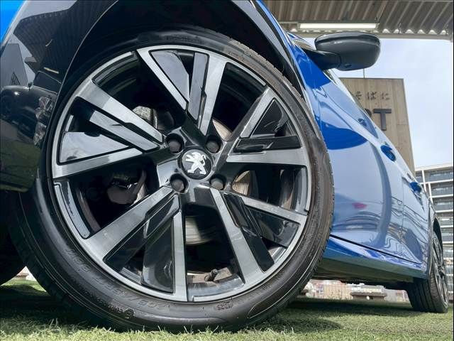 PEUGEOT 208 2021 Image 31