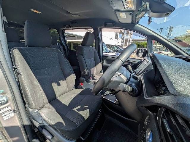 TOYOTA NOAH HYBRID 2017 Image 31