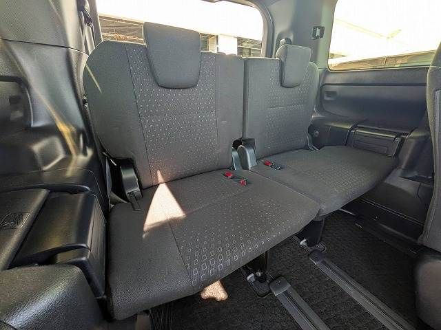 TOYOTA NOAH HYBRID 2017 Image 31