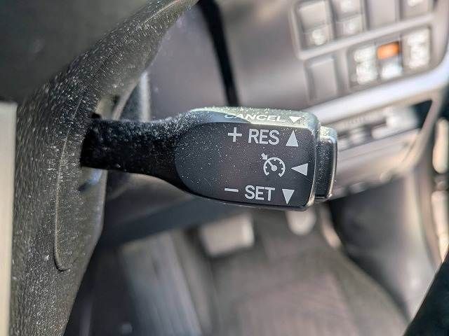 TOYOTA NOAH HYBRID 2017 Image 31