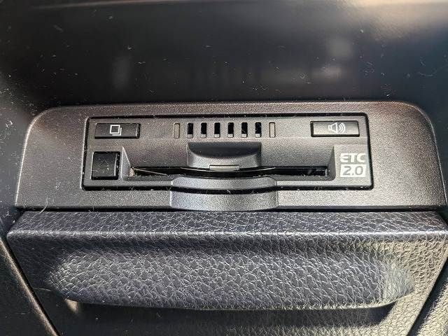 TOYOTA NOAH HYBRID 2017 Image 31