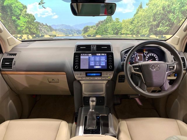 TOYOTA LANDCRUISER PRADO 2023 Image 31