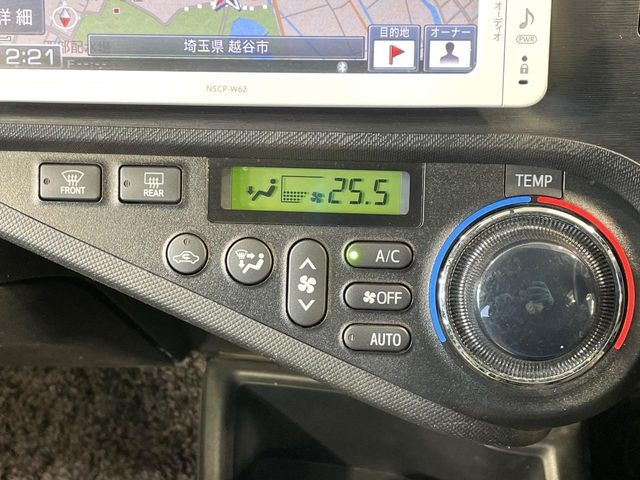 TOYOTA AQUA 2013 Image 31