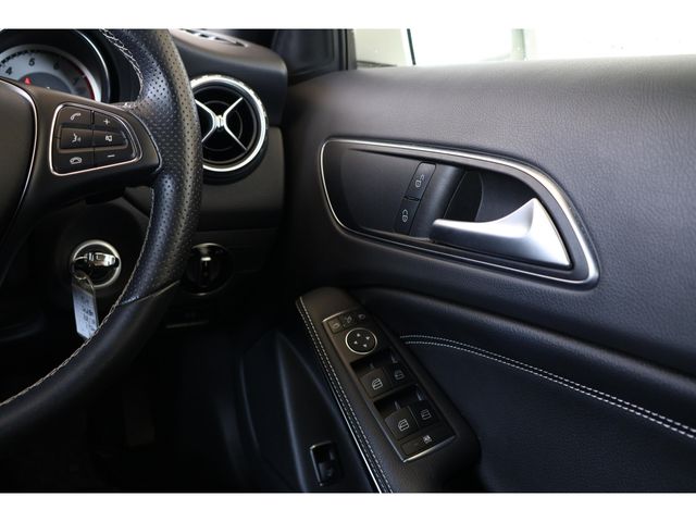 MERCEDES BENZ GLA CL 2017 Image 31