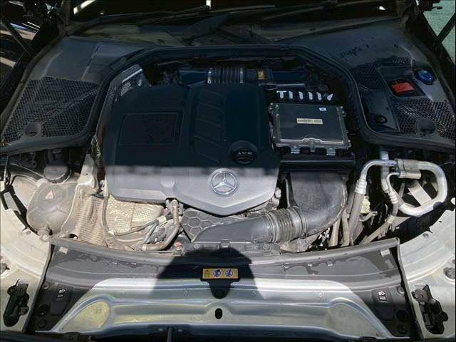 MERCEDES BENZ C CLAS 2018 Image 31
