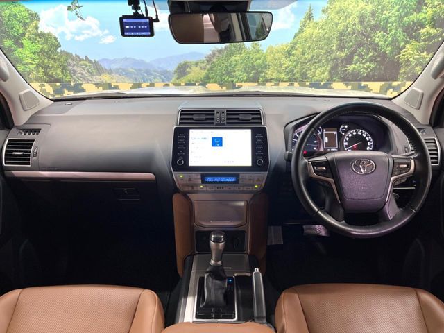 TOYOTA LANDCRUISER PRADO 2022 Image 31