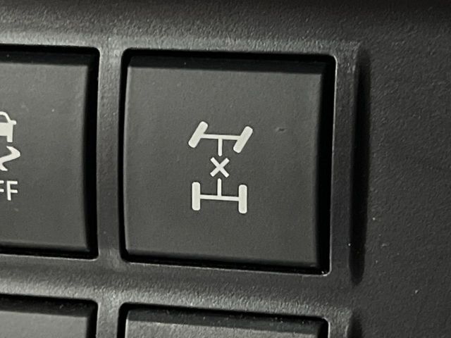 TOYOTA LANDCRUISER PRADO 2022 Image 31