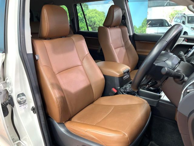 TOYOTA LANDCRUISER PRADO 2022 Image 31