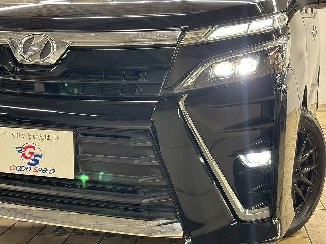 TOYOTA VOXY 2018 Image 31