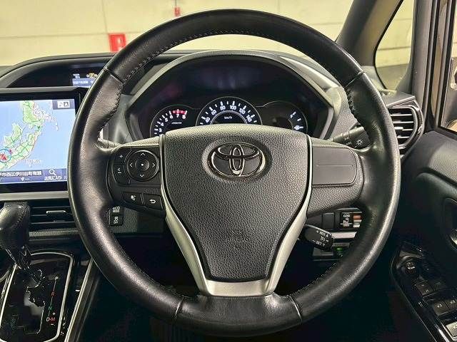 TOYOTA VOXY 2018 Image 31