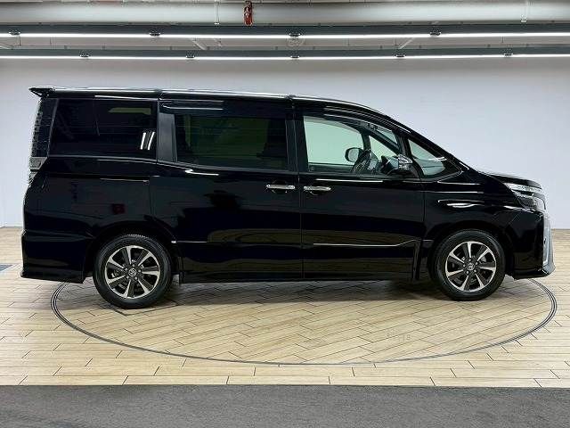 TOYOTA VOXY 2018 Image 31