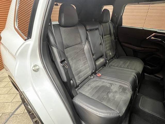 MITSUBISHI OUTLANDER PHEV 2023 Image 31