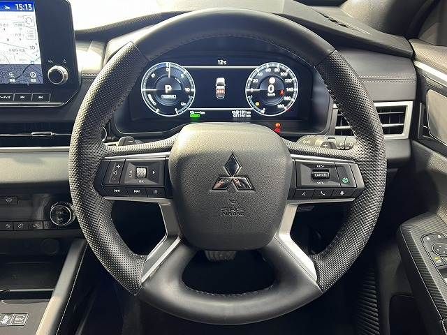 MITSUBISHI OUTLANDER PHEV 2023 Image 31