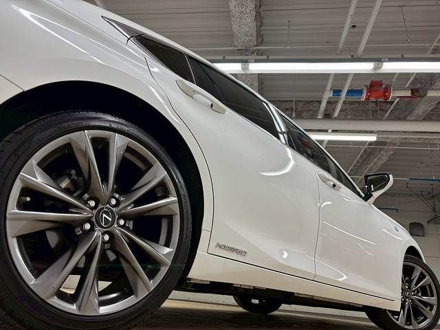 TOYOTA LEXUS ES300H 2020 Image 31