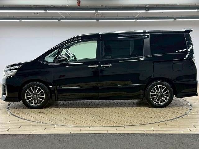 TOYOTA VOXY 2015 Image 31