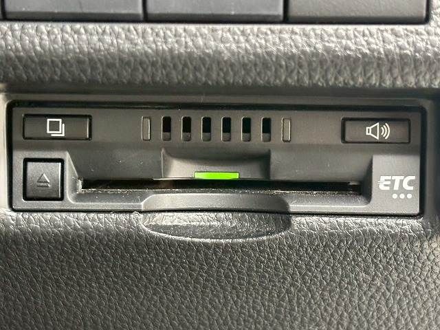 TOYOTA RAV4 HYBRID 4WD 2019 Image 31