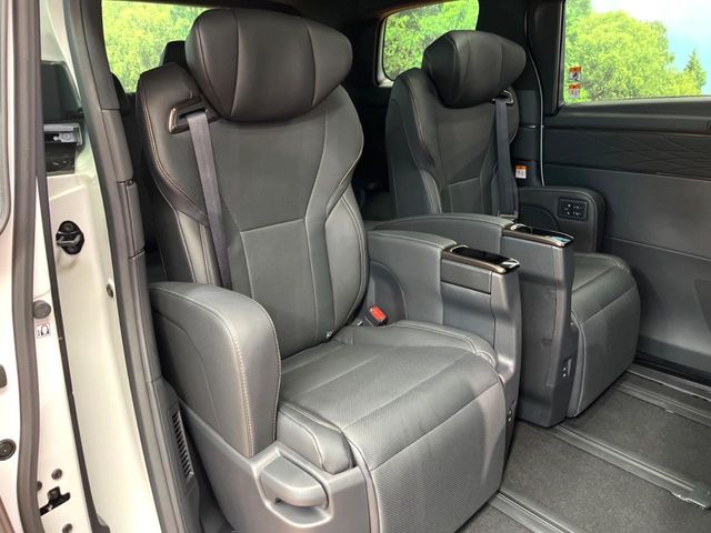 TOYOTA ALPHARD 2025 Image 31