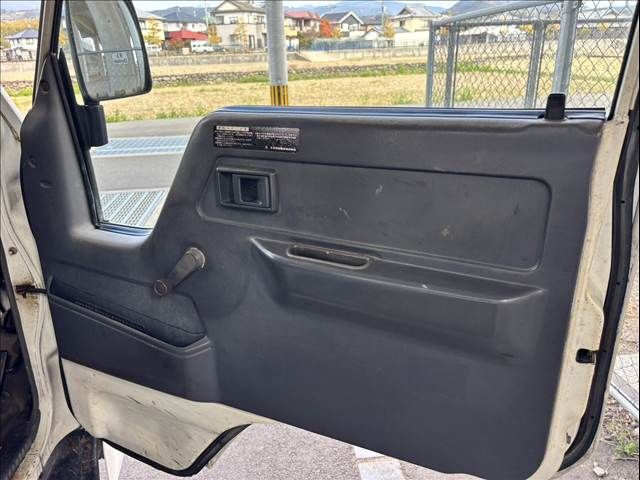 TOYOTA HIACE TR 2WD 1993 Image 31