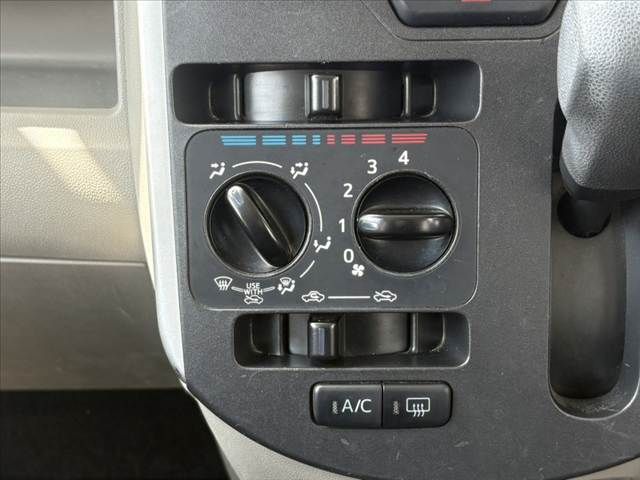 DAIHATSU TANTO 2016 Image 31