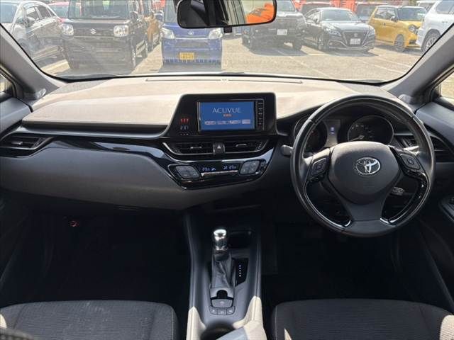 TOYOTA C-HR 2017 Image 31