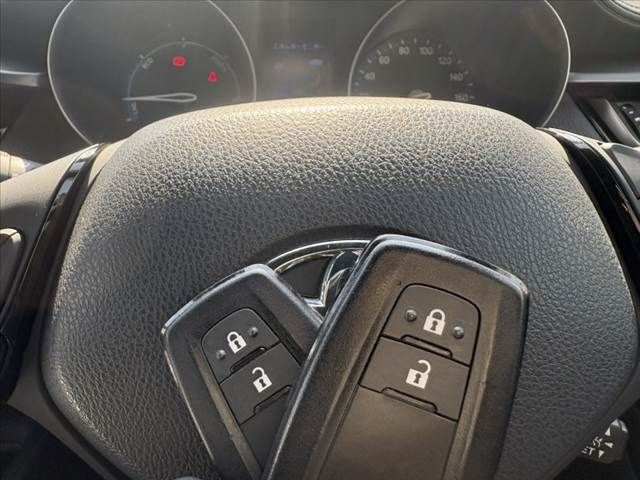 TOYOTA C-HR 2017 Image 31