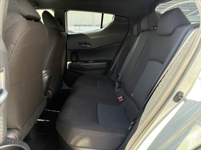 TOYOTA C-HR 2017 Image 31