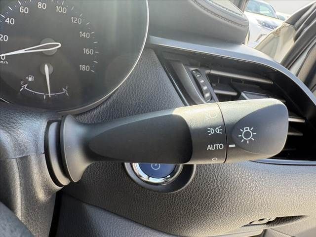 TOYOTA C-HR 2017 Image 31