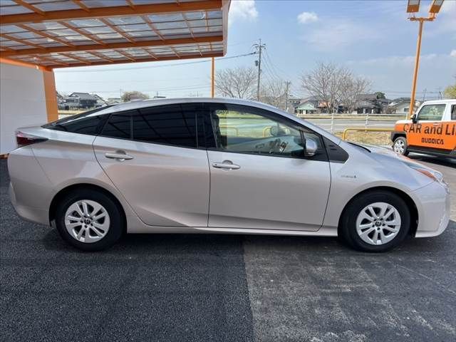 TOYOTA PRIUS 2016 Image 31