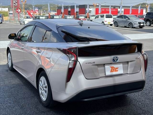 TOYOTA PRIUS 2016 Image 31