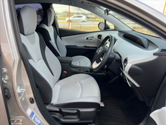 TOYOTA PRIUS 2016 Image 31