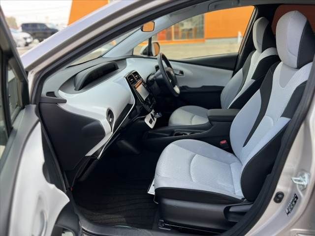 TOYOTA PRIUS 2016 Image 31