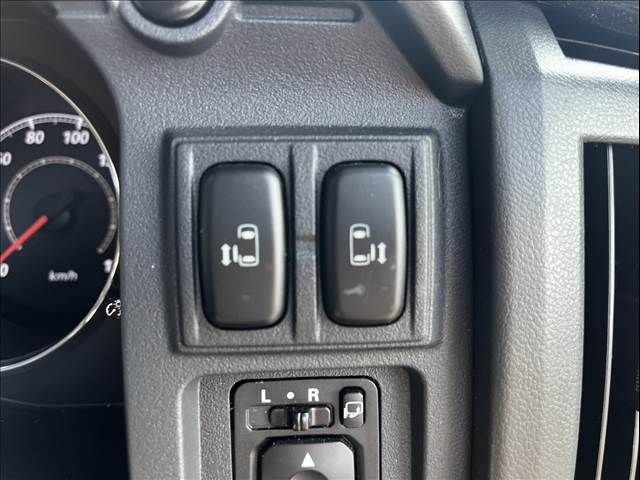 MITSUBISHI DELICA D:5 4WD 2015 Image 31