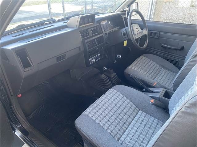 NISSAN DATSUN TRUCK 4WD 1988 Image 31