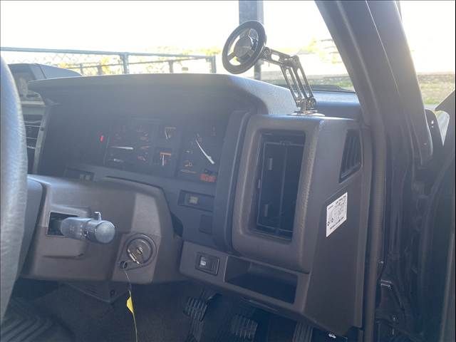 NISSAN DATSUN TRUCK 4WD 1988 Image 31