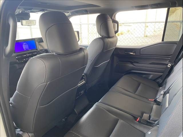 TOYOTA LANDCRUISER 250 2025 Image 31